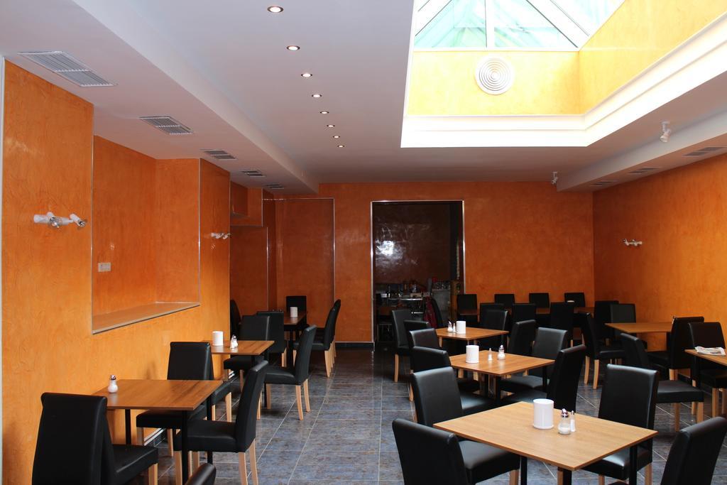 וינה Hotel Peck מראה חיצוני תמונה